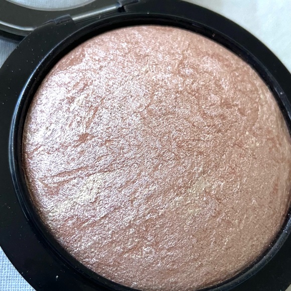 NEW Mac Mineralize Skin Finish - Soft and Gentle - Picture 3 of 3